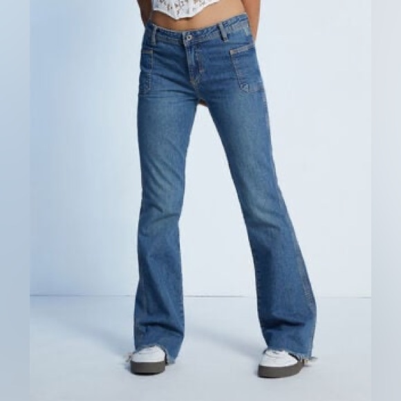 Free People Denim - NWOT Free People Women's We the Free Izzy Fray Hem Low Rise Wide Leg Jeans.